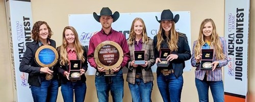 2019 equine judging team group picture